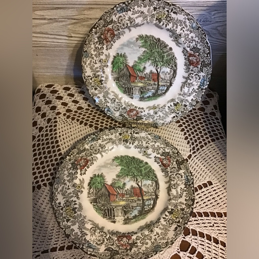 Vintage Johnson Bros. Friendly Village dinner plates